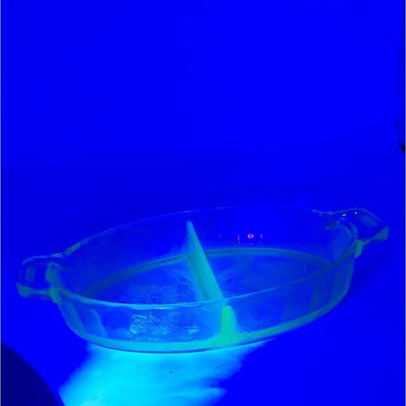 Vintage Jeannette Glass Floral Poinsettia Green Divided Oval Relish Dish Uranium - Picture 9 of 9